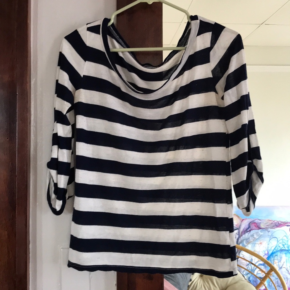 Mid sleeve shirt
